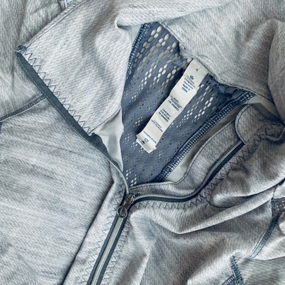 Lululemon Athletic Light weight Zipper jacket - Picture 7 of 8